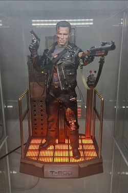 Hot Toys Terminator 2 T800 Battle Damaged 2.0