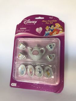 Porcelain Tea Set. Disney princesses.
