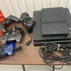 🚀 PS2 + PS4 Consoles + 4 Controllers... Value $333... 🚛MOVING OUT OF STORAGE📦