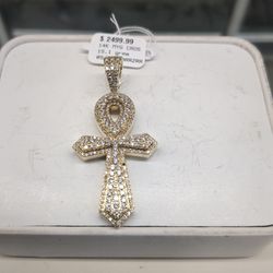 14k Gold Diamond Pendant 15.1 Grams Layaway Available 10% Down If You Are Interested Please Ask For Maribel Thank You 