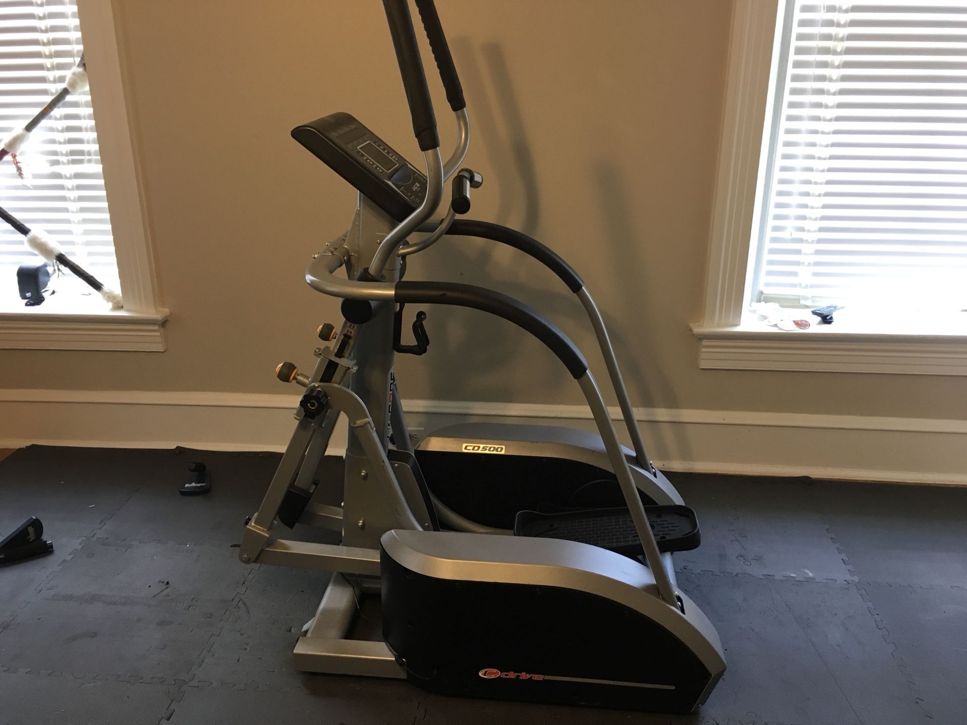 Lifecore LC CD500 elliptical trainer