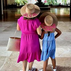 Hat Mom And Daugther 
