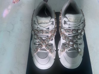 Brand new Gucci shoes never worn size 10