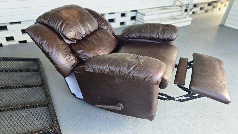 Free Faux Leather RECLINER