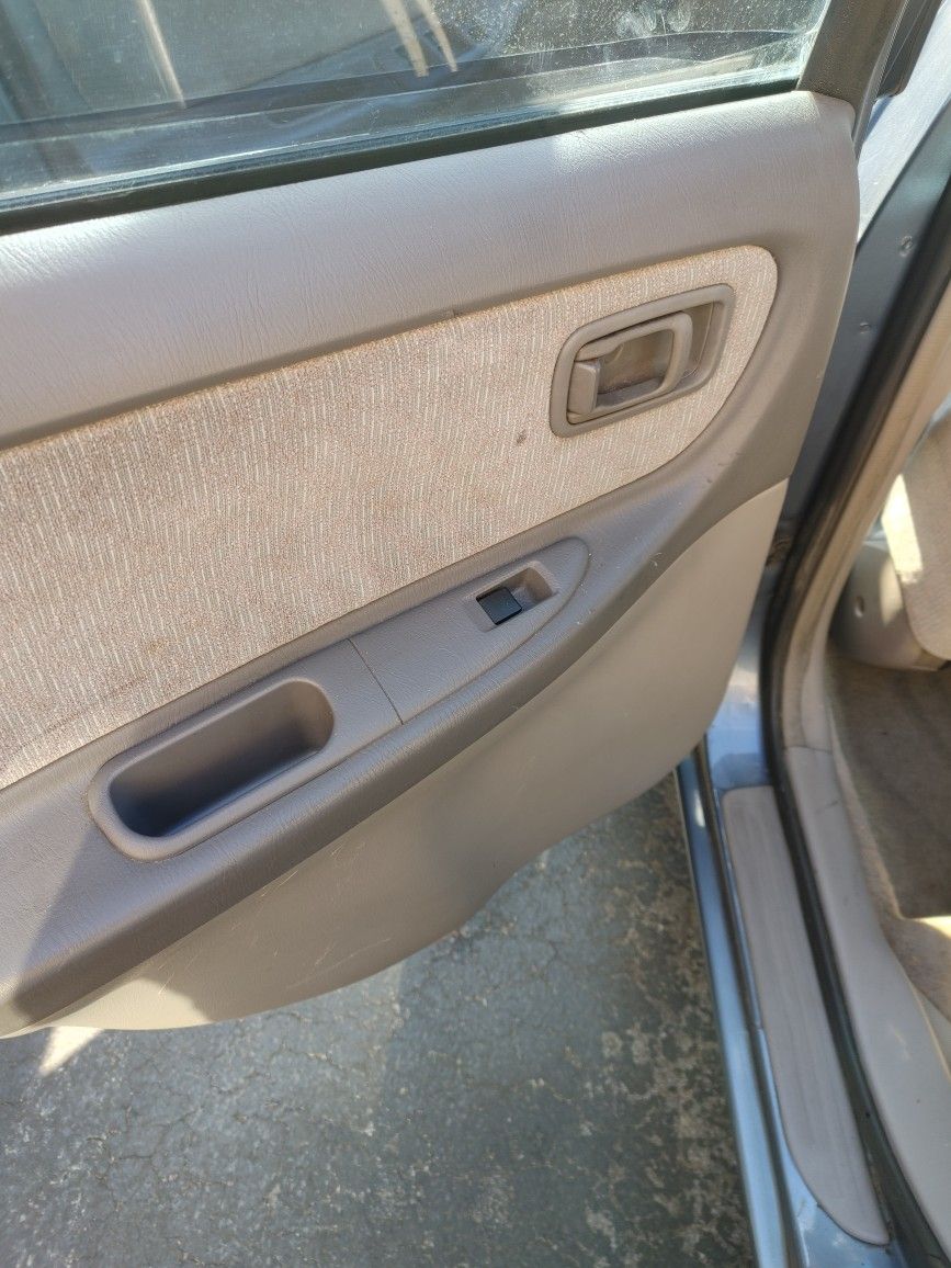 2000 Nissan Altima