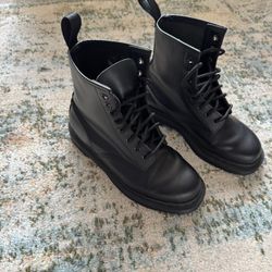 Dr. Martens All black 1460 Size 7W