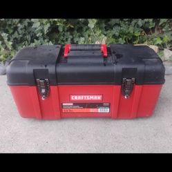Large Tool Box Craftsman Excellent Condition 