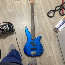 bass guitar 