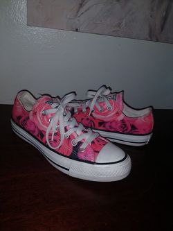 Women's Rose Converts women's size 7