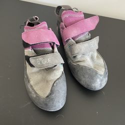 5.10 Rogue Climbing Shoes