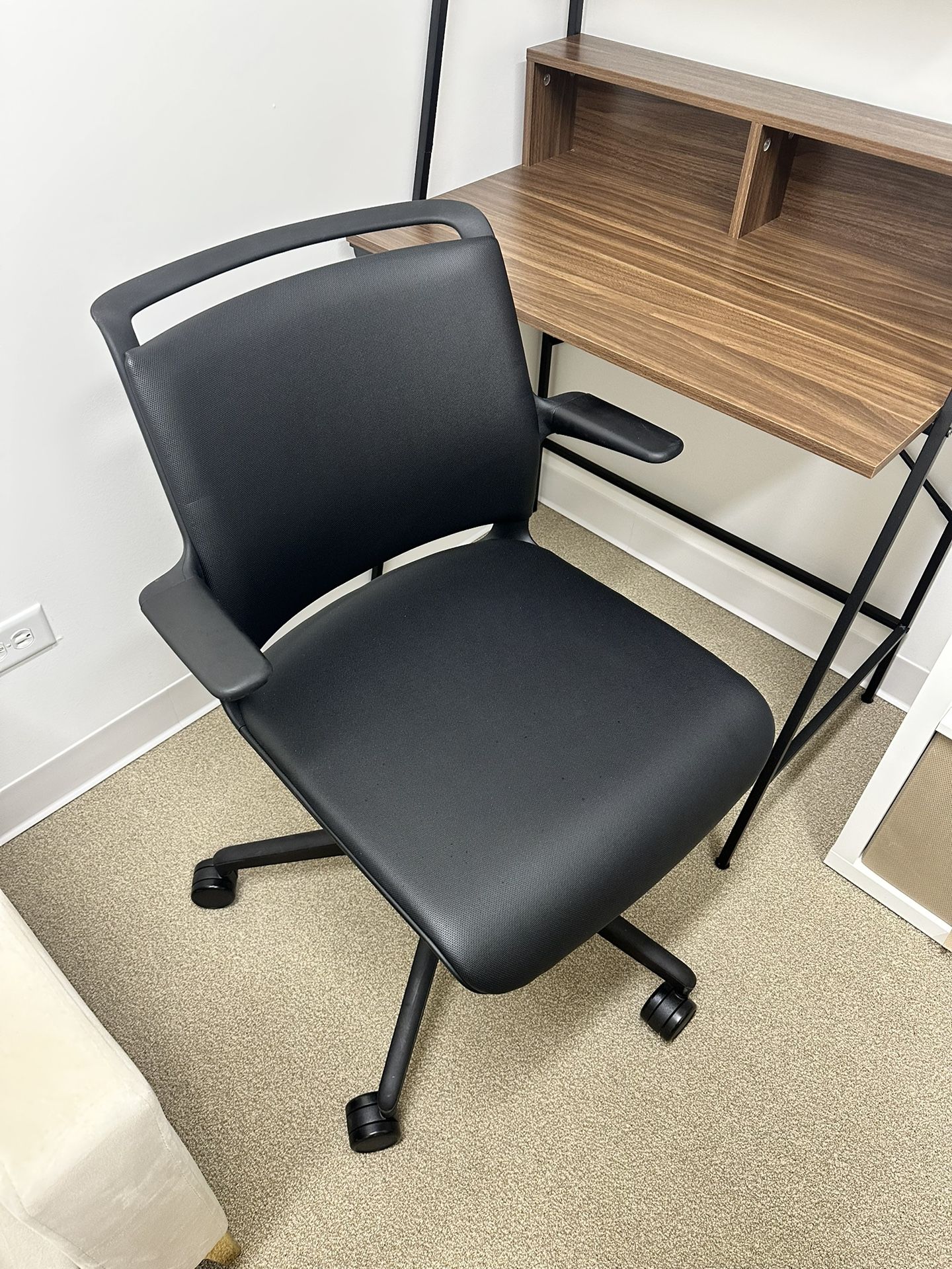 Very Comfortable Like New Ergonomic Office Chair/Desk Chair