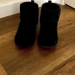 UGG Classic Genuine Shearling Lined Boot