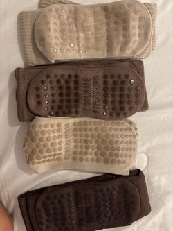 Non-Slip Grip Socks Bundle – 4 Pairs