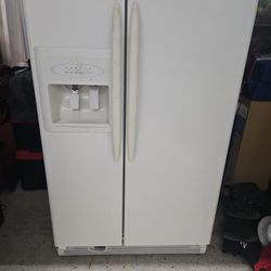 Maytag White Used Refrigerator 
