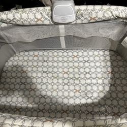 Bassinet.