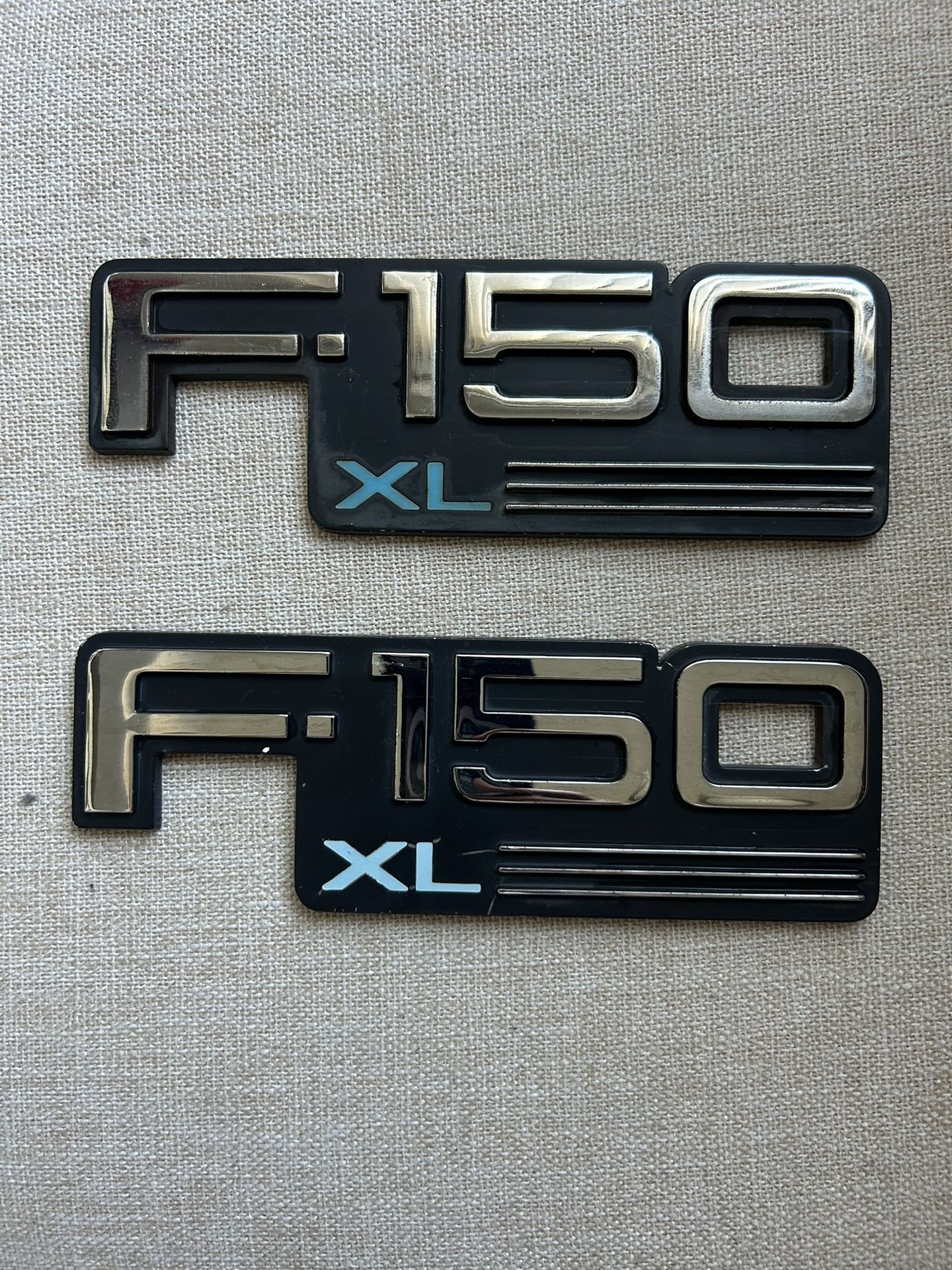 2PCS Fender Side Emblem Fit For F150 Matte Black / Silver 18.5 Cm.x6 Cm. $ 20