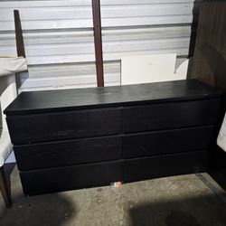 Black 6 Drawer Dresser. 