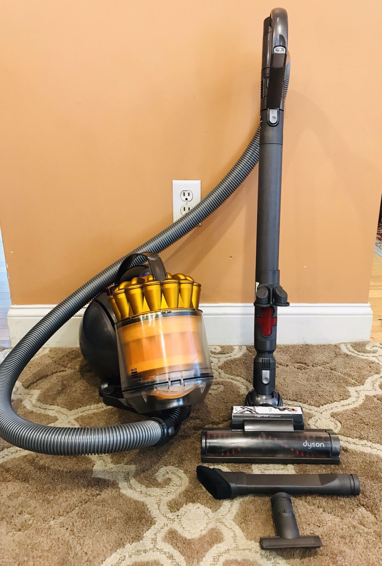 Dyson Dc39 Canister Vacuum Cleaner