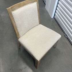 White Fabric Chair – Excellent Condition