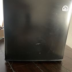 Igloo Mini Fridge