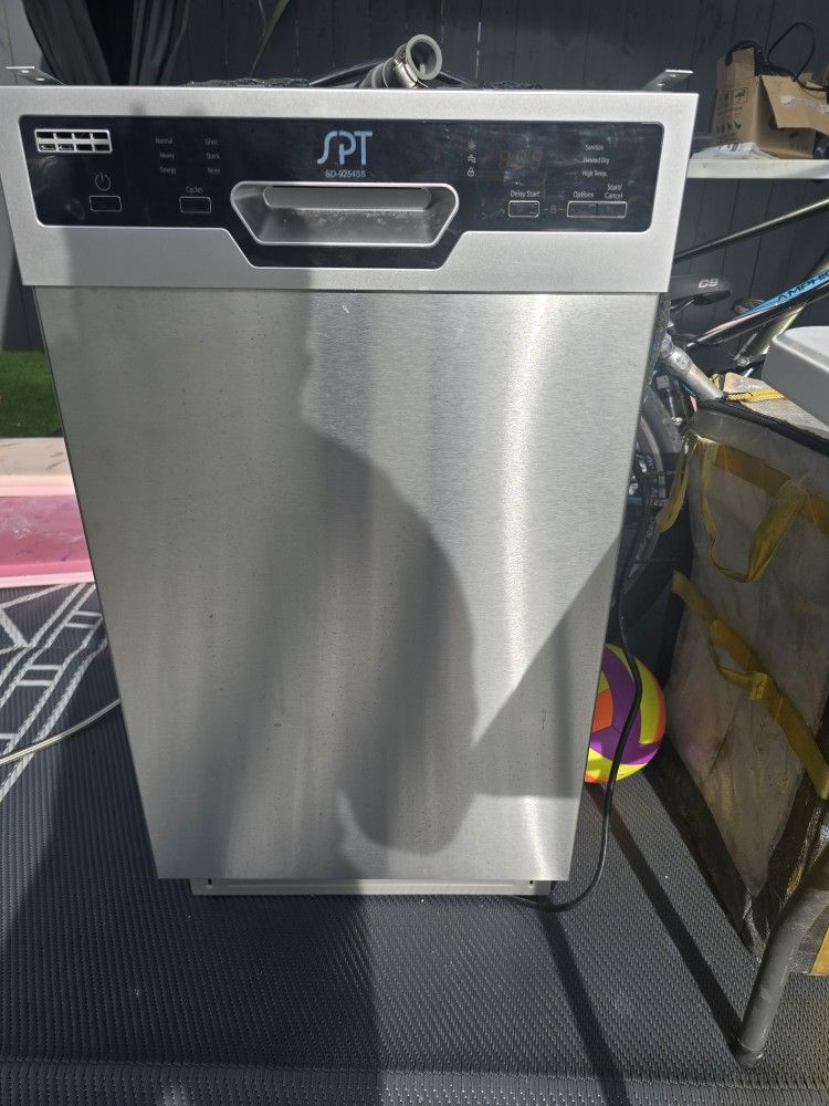 18 in. in Stainless Steel Dishwasher - Lavaplatos