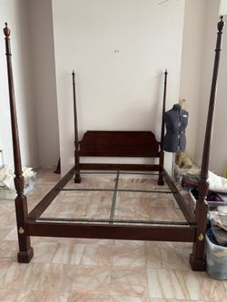 Wood Spindle Bed Frame Queen Size