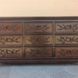 Vintage dresser