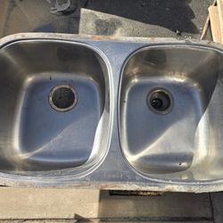 Stainless Steel Undermount Kitchen Sink