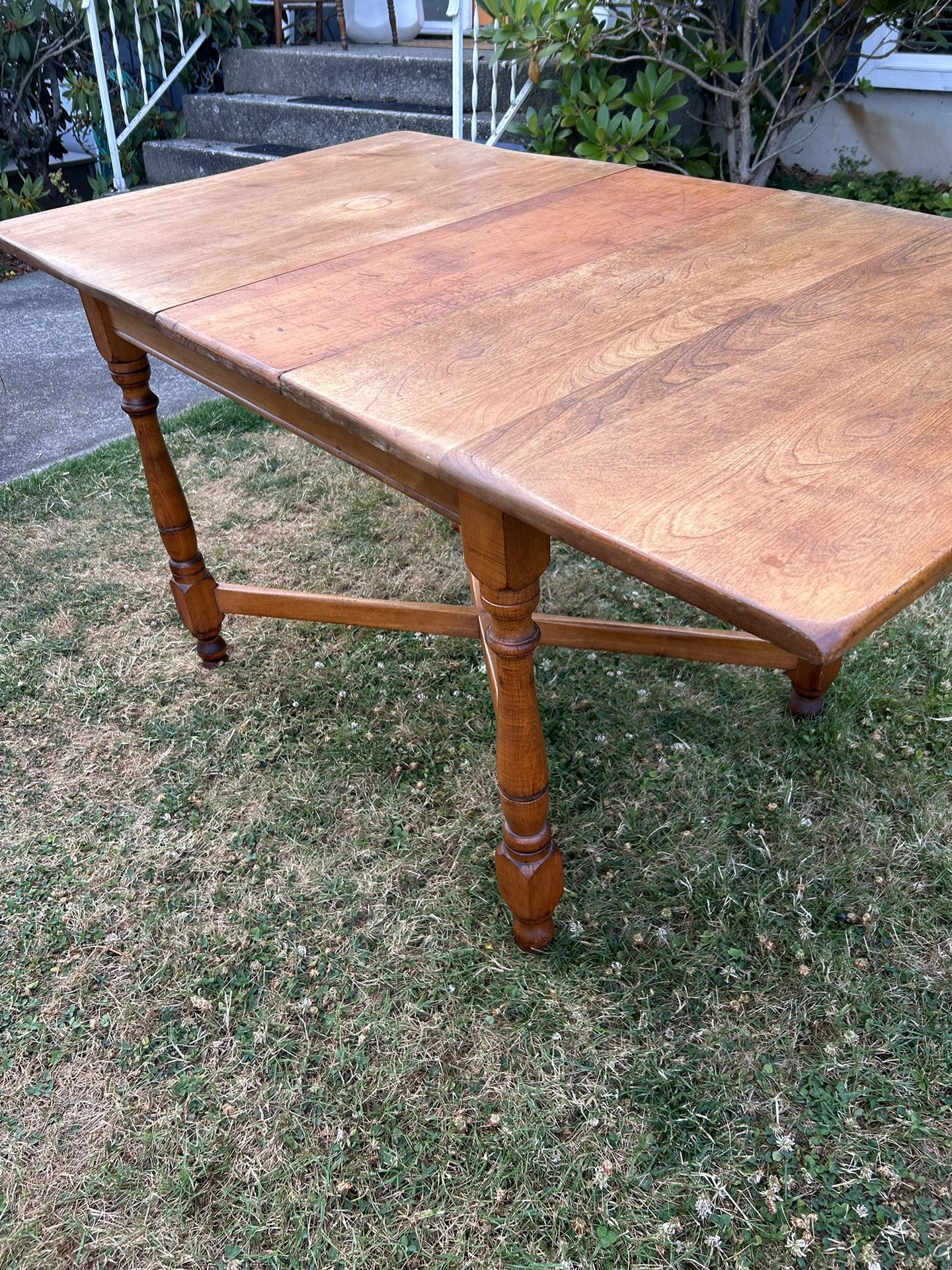 Beautiful Antique Hard maple Table