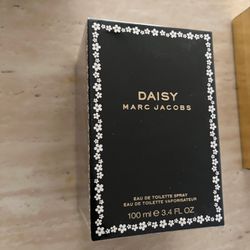 Daisy Marc Jacobs