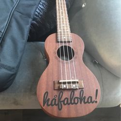 Amahi Ukulele 