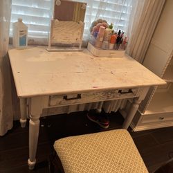 White Desk 