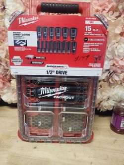 Milwaukee
SHOCKWAVE Impact-Duty 1/2 in. Drive SAE Deep Well Impact PACKOUT Socket Set (15-Piece)