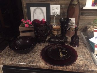 Brand new in box antique Avon set ..