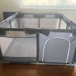 Toddler/Baby playpen - 50x50x26 Play Yard