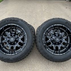 20x10 HD LUXX OFF-ROAD RIMS WITH 33x12.50R20 TIRES