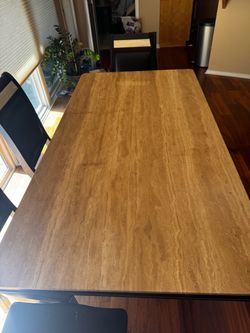 Mable Table Set