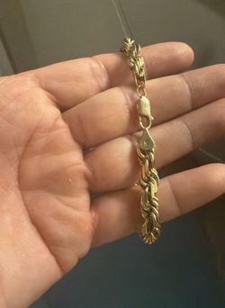 10k solid gold rope bracelet.Selling at today’s spot price .See page for more jewelry