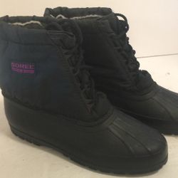 Sorel Kaufman Ankle High All Weather Boots Women’s size 8 Black Ankle Lace Up Boots. 