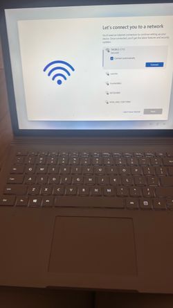 Microsoft surface pro 2/ 2-in1 convertible w/ charger