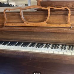 Free Story And Clark Piano