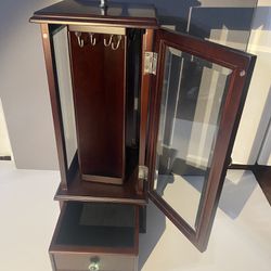 Rotating Jewelry Box and Necklace Holder