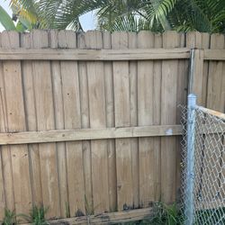 Free Wood Fence Must Remove