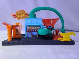 Hot Wheels City Scorpion Drive In Attack (FNP62)