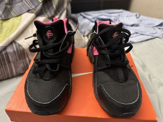 Nike Huarache Black Size 3Y