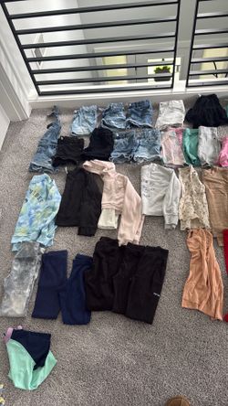 Girls clothes lot