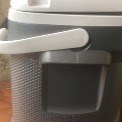 Igloo IceLess Cooler 