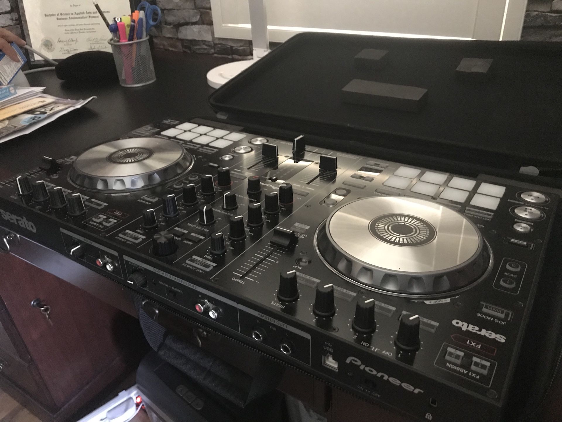 Pioneer, DJ equipment & case