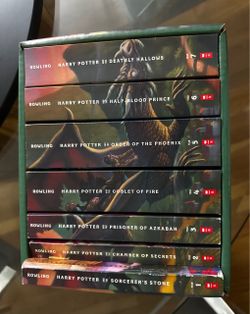 Harry Potter Complete 7-Book Box Set – Like New