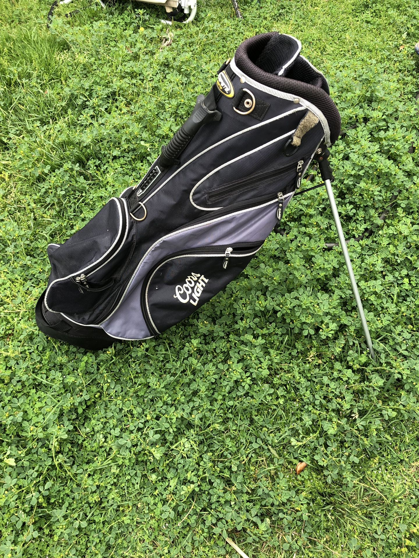 Golf Bag Coors Light with kickstand for Sale in Los Angeles, CA OfferUp